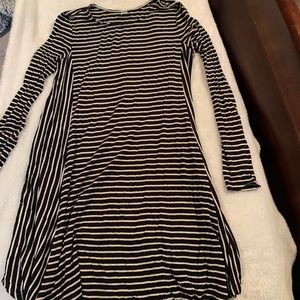 Size L. Old Navy dress